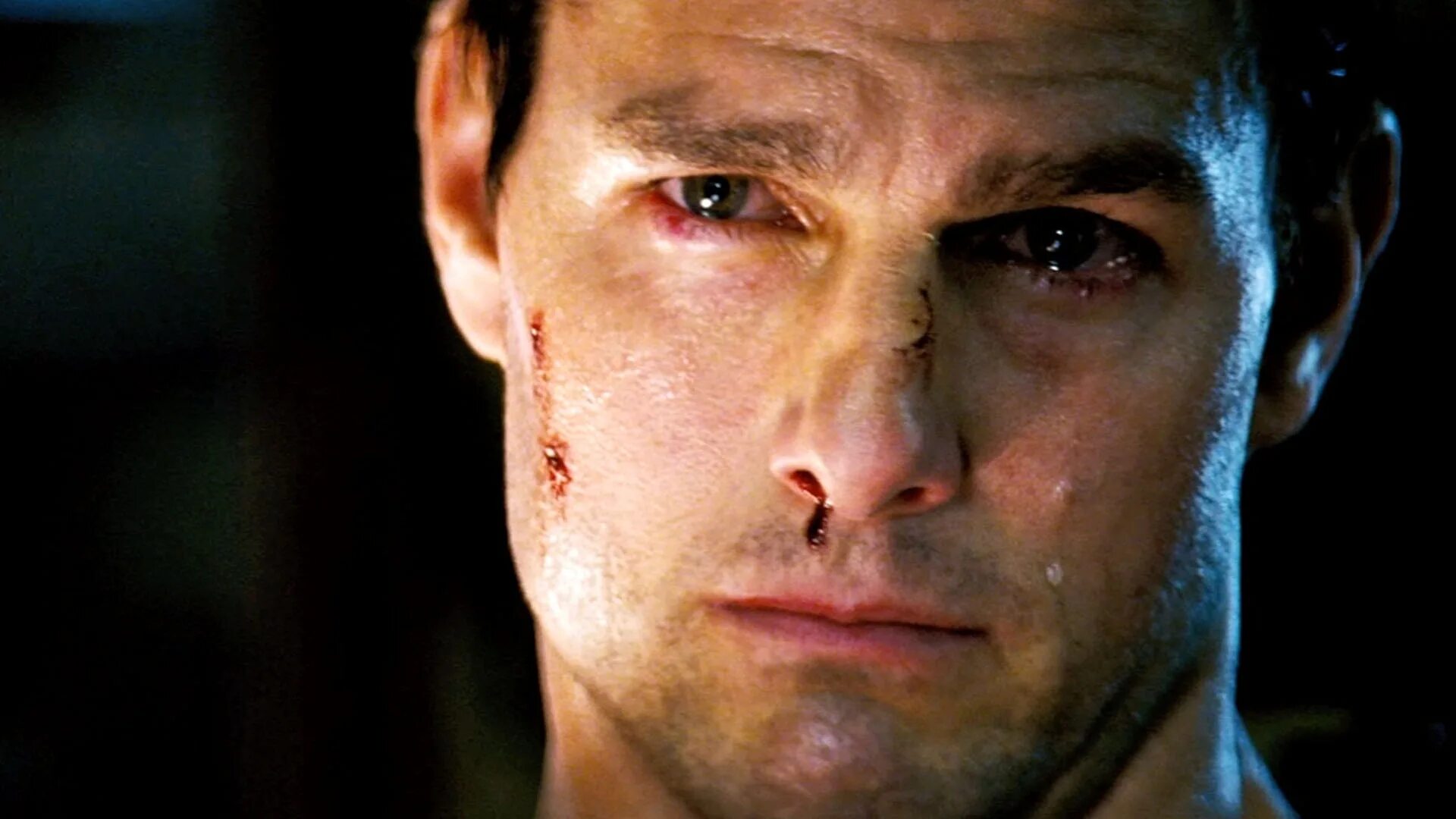 Плачущий мужчина. Том Круз плачет. Том Круз грустный. Эдди Марсан миссия невыполнима 3. Парень плачет.