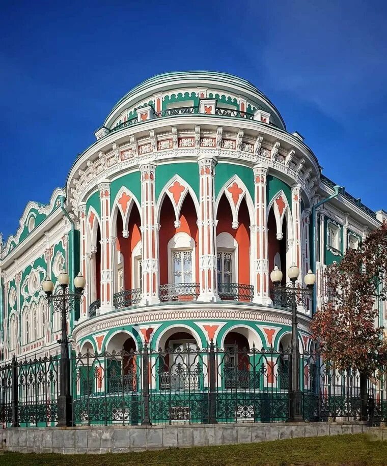 3 названия зданий