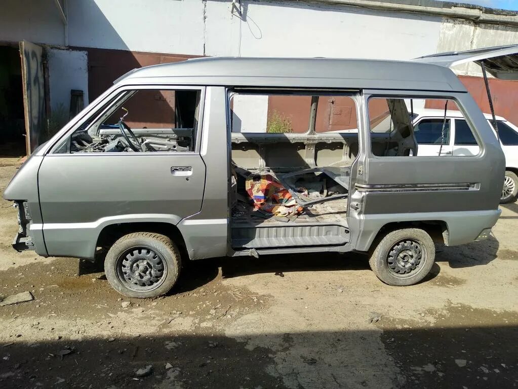 Ремонт таун айса. Toyota Town Ace cr30. Toyota Town Ace cr31. Тойота Таун айс 1989. Toyota Town Ace yr20.