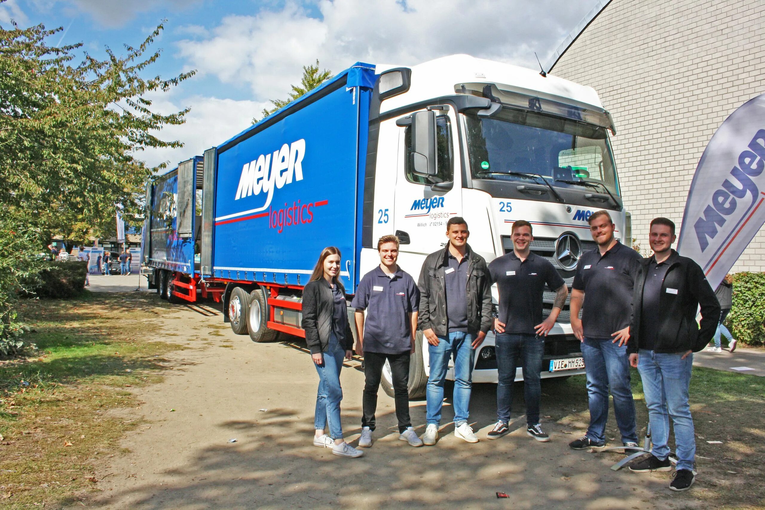 Фото тягачей склада. Ид лоджистик валищево. Автоматизированный складской комплекс ms 2500 armada. Транспортировка. Авиа грузоперевозки.