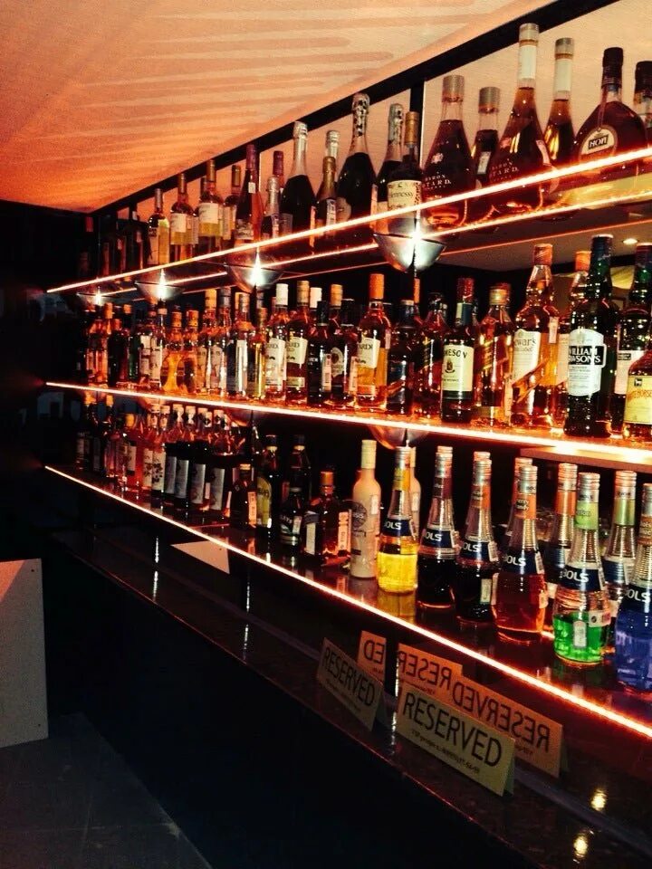 Заведения альметьевска ночные. Бар авеню. Кафе бар авеню. Веранда кафе. Бар авеню.