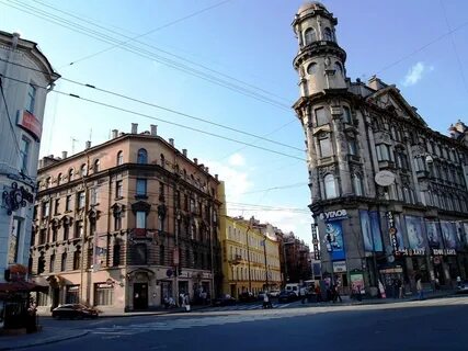 На площади пяти углов