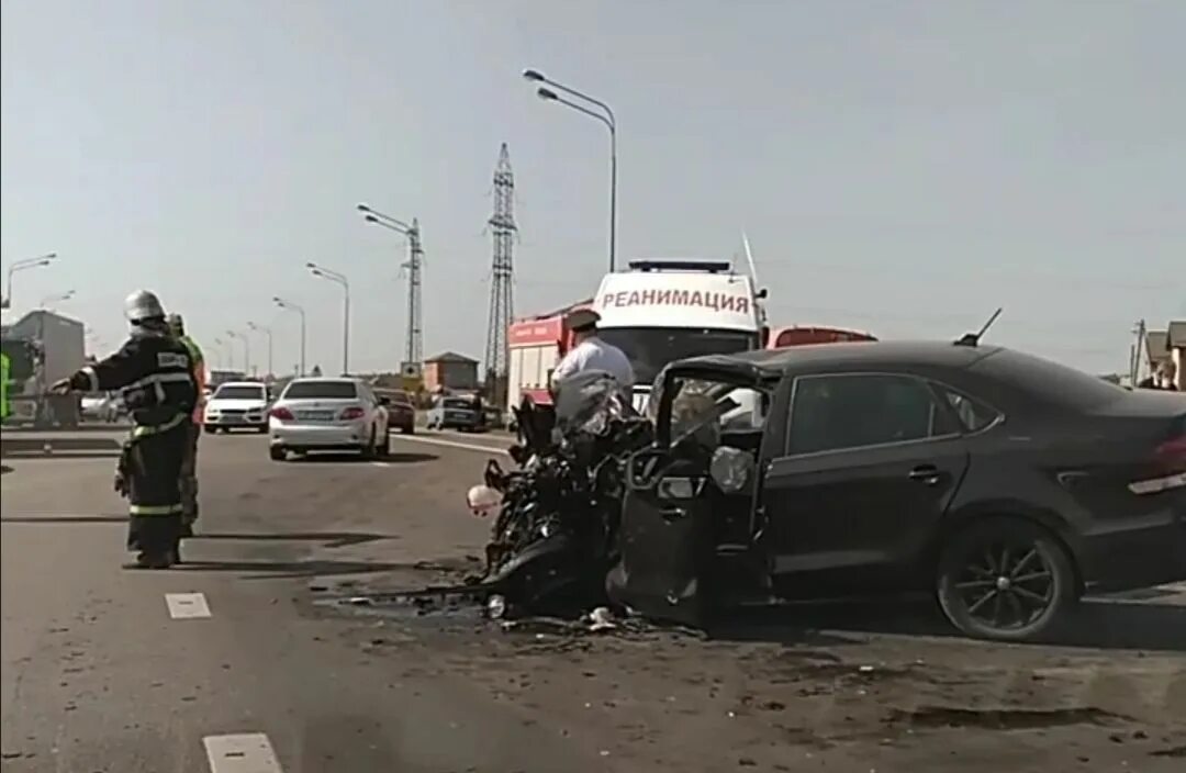 Что случилось в краснодаре сегодня. Дтп краснодар ростовское шоссе. авария на ростовском шоссе в краснодаре. 15.09.2025 авария ростовское шоссе. авария на ростовском шоссе 21.09.2025.