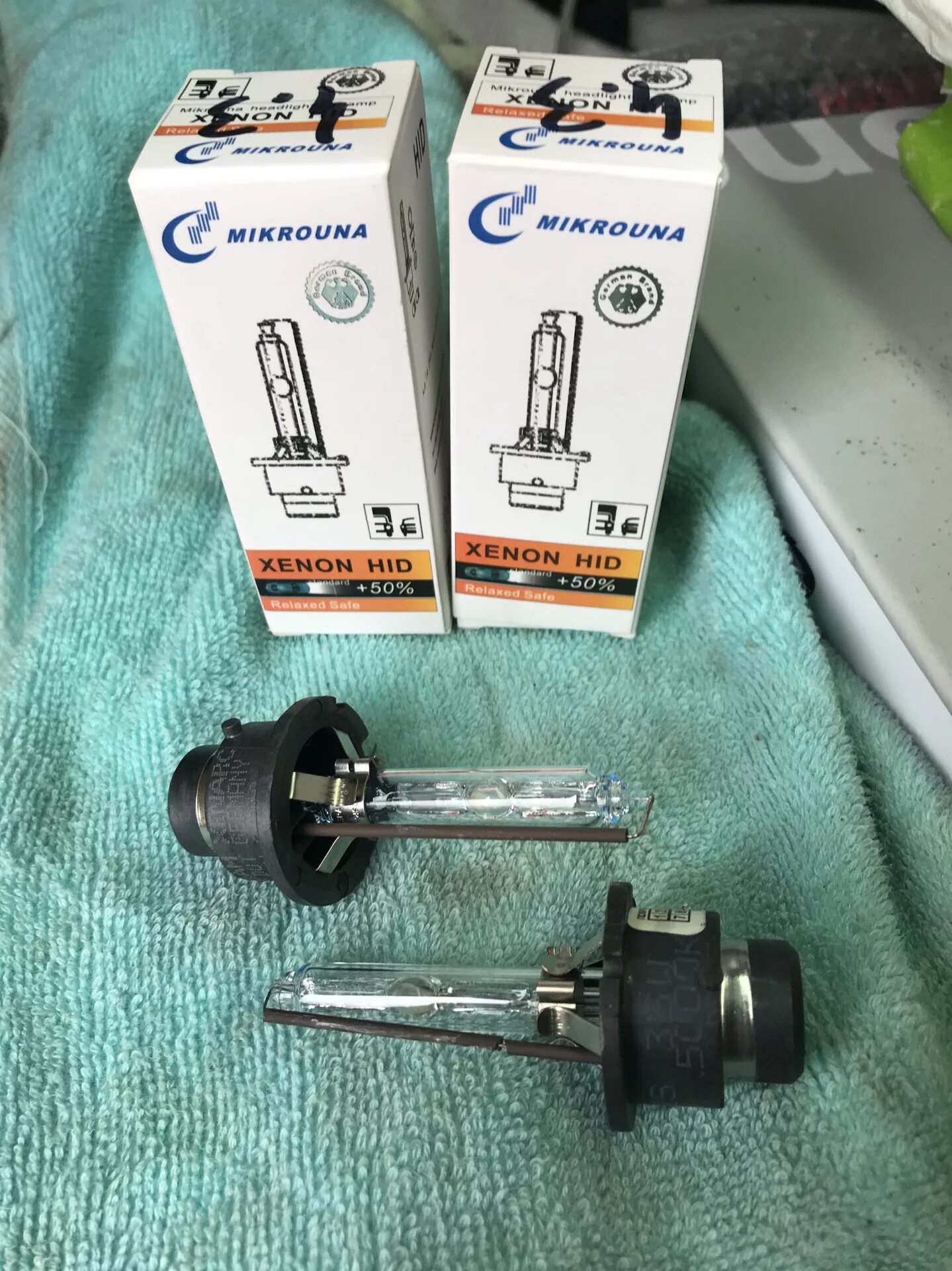 Лампочка в туманки митсубиси паджеро спорт 2. Лампа ближнего света митсубиси паджеро 4. Лампы митсубиси паджеро 4. Паджеро спорт 2007 лампа ближнего. Ms820977.