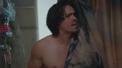 Steve Howey nude in Shameless 1-04 "Casey Casden" .