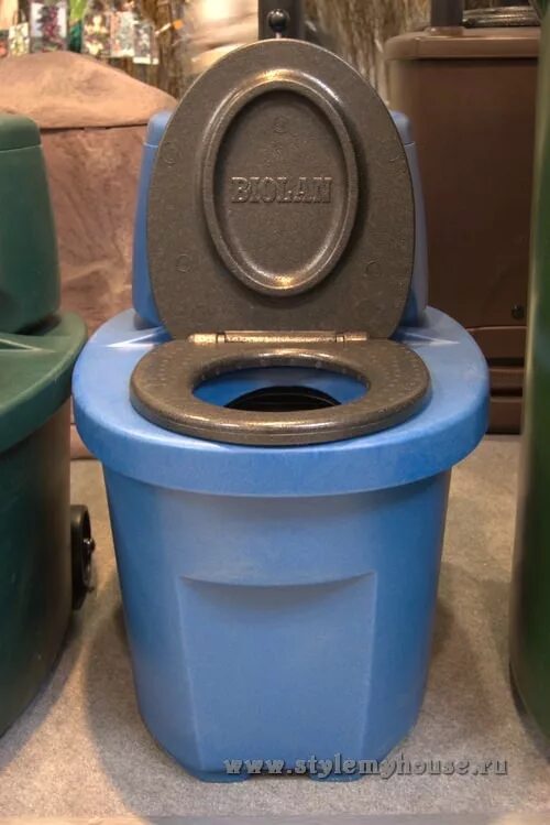 пластиковый унитаз. пластиковые унитазы для туалета. туалет дачный "плетенка" м3025. ведро туалет альтернатива m6081. дачный унитаз для уличного.