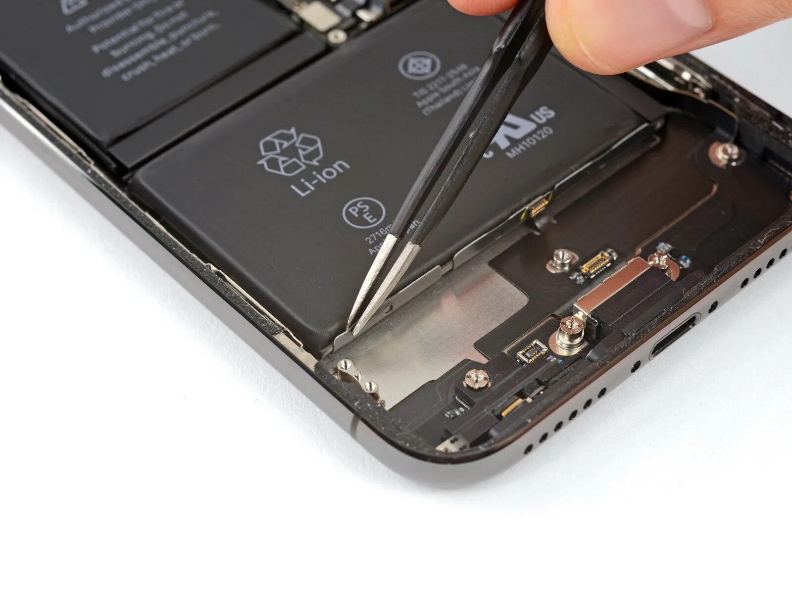 Как заменить аккумулятор. Аккумулятор для iphone x. iphone x полярность акб. батарея айфон 10. батарейка на айфон x.