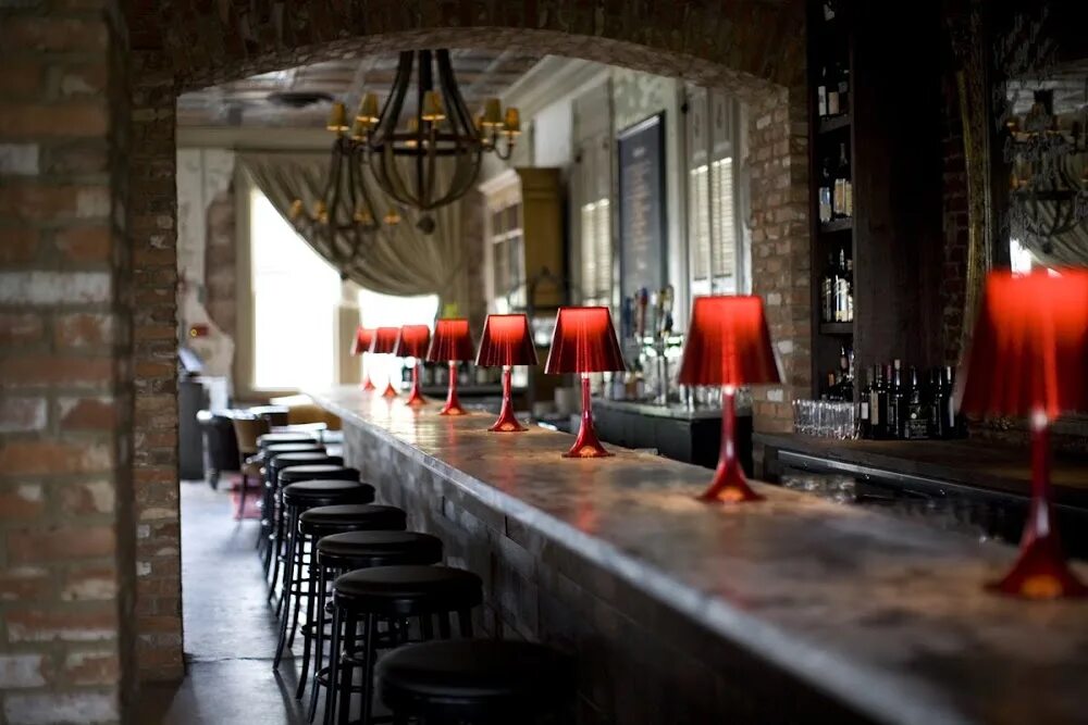 Название спорт бара оригинальное. Harats pub автозаводская. 110 бар. Спорт бар кадры из фильма. Made in georgia ресторан.