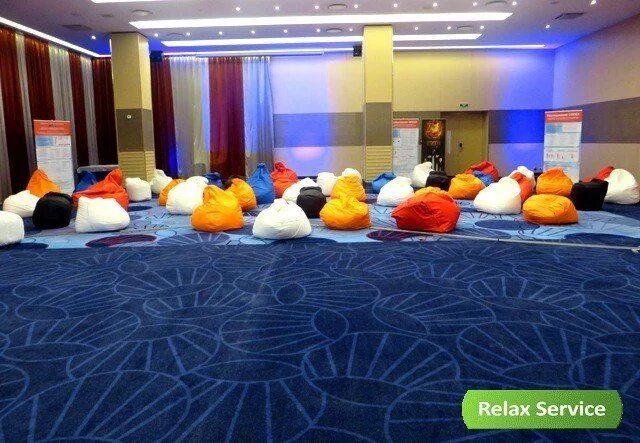 Светящаяся мебель в аренду. Уличные обогреватели для кафе. Световая мебель в аренду. Чилаут зона москва. Чилл зона на свадьбе.