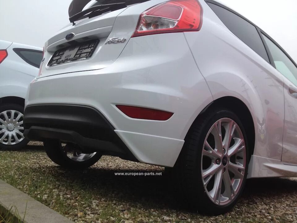 Куга задний бампер. Fiesta mk7 задний бампер. диффузор заднего бампера форд фиеста мк 5. спорт бампера форд куга 2. юбка заднего бампера fiesta.