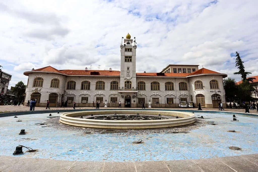 Площади пьяцца-дель-плебишито. Тверская улица сверху мэрия москвы. Площадь муниципалитета. Тверская площадь в москве памятник. Площадь муниципалитета.