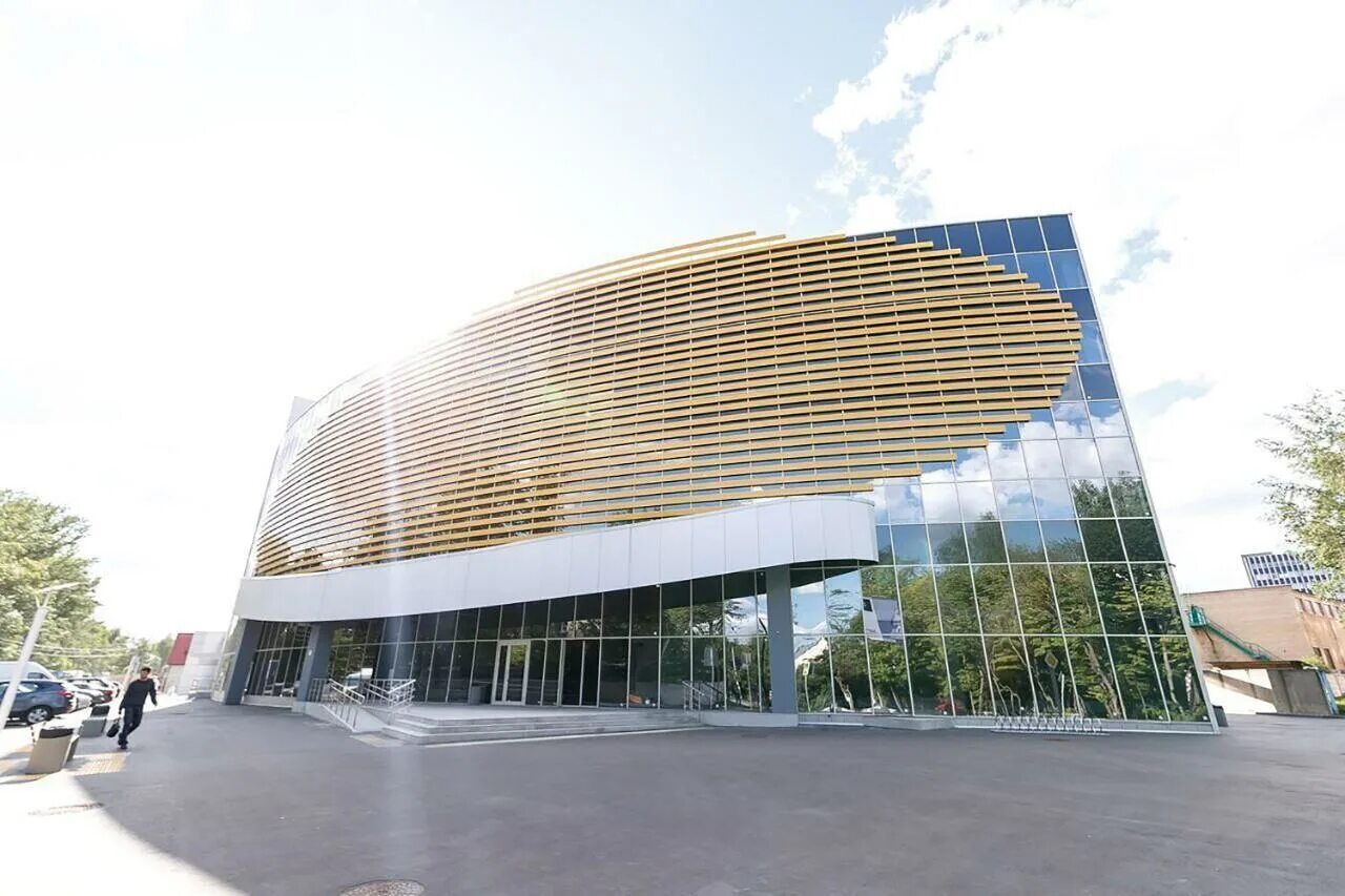 Трц дирижабль в долгопрудном. Долгопрудный, ул. Тц дирижабыльдолгопрудный. Памятник дирижабль в долгопрудном. Тц дирижабль долгопрудный.