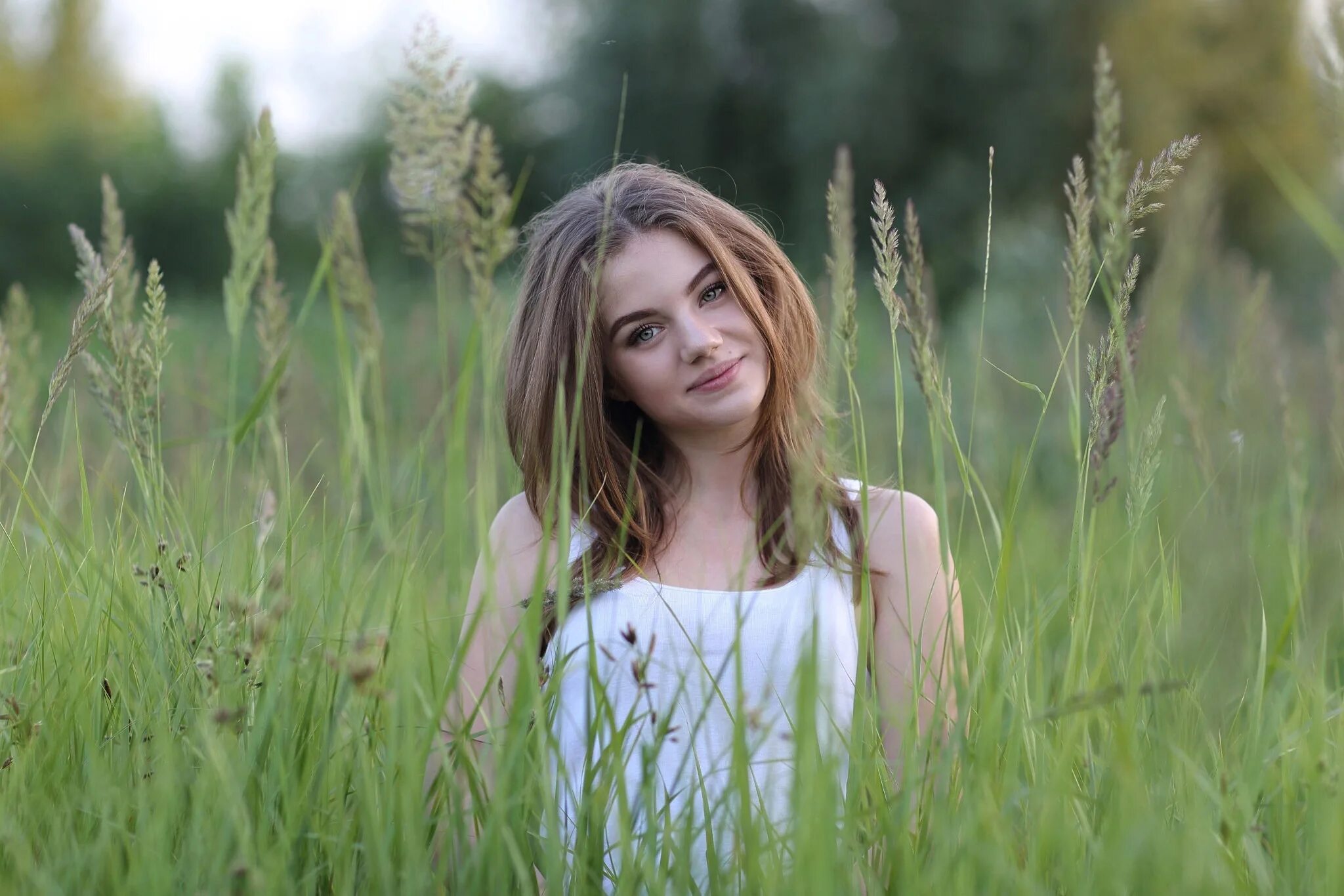 Фото без качества. Марианна Грасс. Маргарита Гатило. Красивые девушки на природе. Портрет на природе.