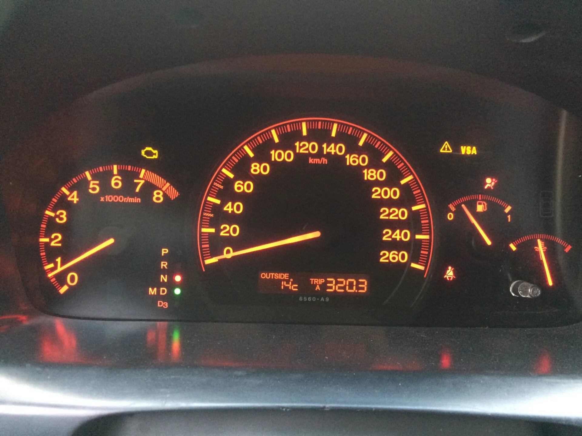 Мигает лампочка d. Индикатор аварийного давления масла на панели ford explorer 5. Панель приборов хонда цивик 5д 2008. Приборная панель хонда срв рд1. Загорелась лампочка сосуд с щупом на старой тойота.