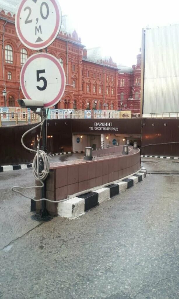 подземный паркинг тц охотный ряд, москва. парковка ппзт. паркинг охотный ряд. метро охотный ряд торговый центр галерея. парковка охотный ряд 2.
