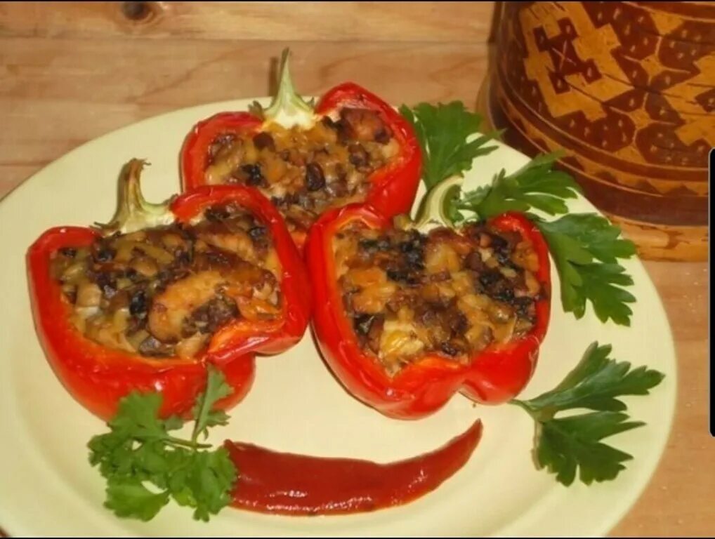 Фаршированные перцы с курицей. Кето фаршированные перцы. Перец фаршированный Олимп. Перец фаршированный курицей и грибами. Фаршированный сладкий перец.