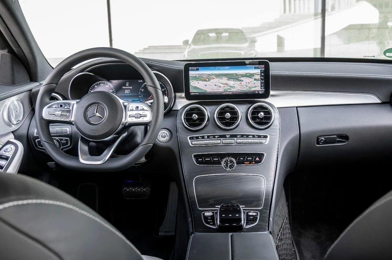 Camera c200. Mercedes benz c200 салон. mercedes benz c class 2025 салон. mercedes benz c180 2018 салон. mercedes benz c200 interior.