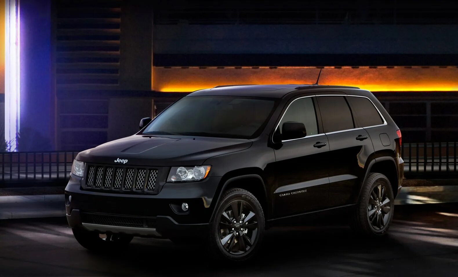 Машина джип черная. Машина Jeep Grand Cherokee 2013. Jeep Grand Cherokee 2012. Jeep Grand Cherokee 2012 черный. Машина Jeep Grand Cherokee 2013 черный.