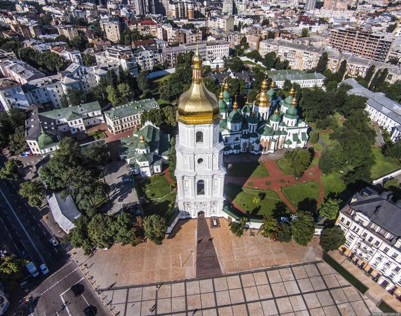 Святой киева. Софийский собор в Киеве. София Киевская храм сверху. 13 Софийский собор в Киеве. Софийский собор в Киеве сверху.