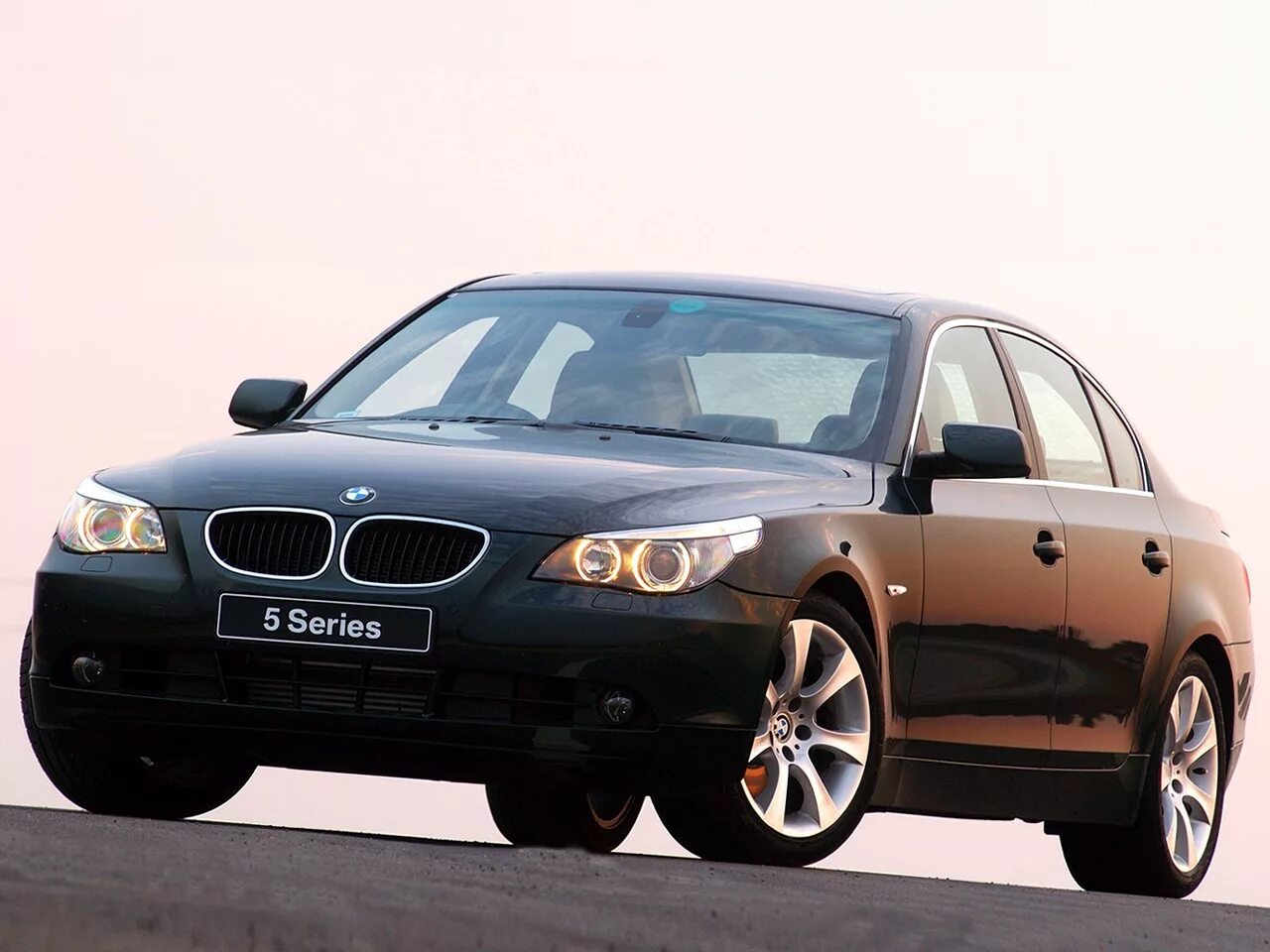 Е60 рестайлинг. Bmw 5 e60 2003. bmw 5 e60 2010. bmw 5 series e60 2003. бмв 5 е60 2003.