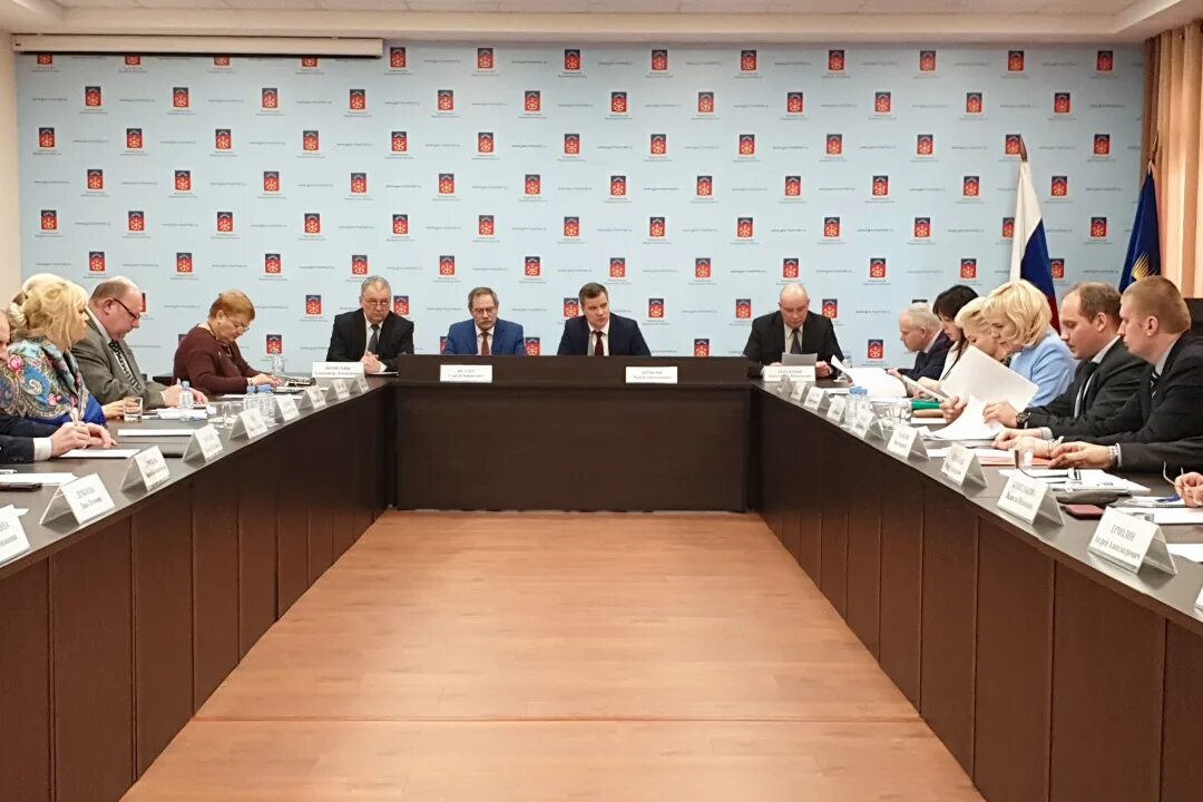 Https gov murman ru. Областная трехсторонняя комиссия. Минимущество Мурманск. Мурманск комитет по труду и занятости. Областная Дума Мурманск.