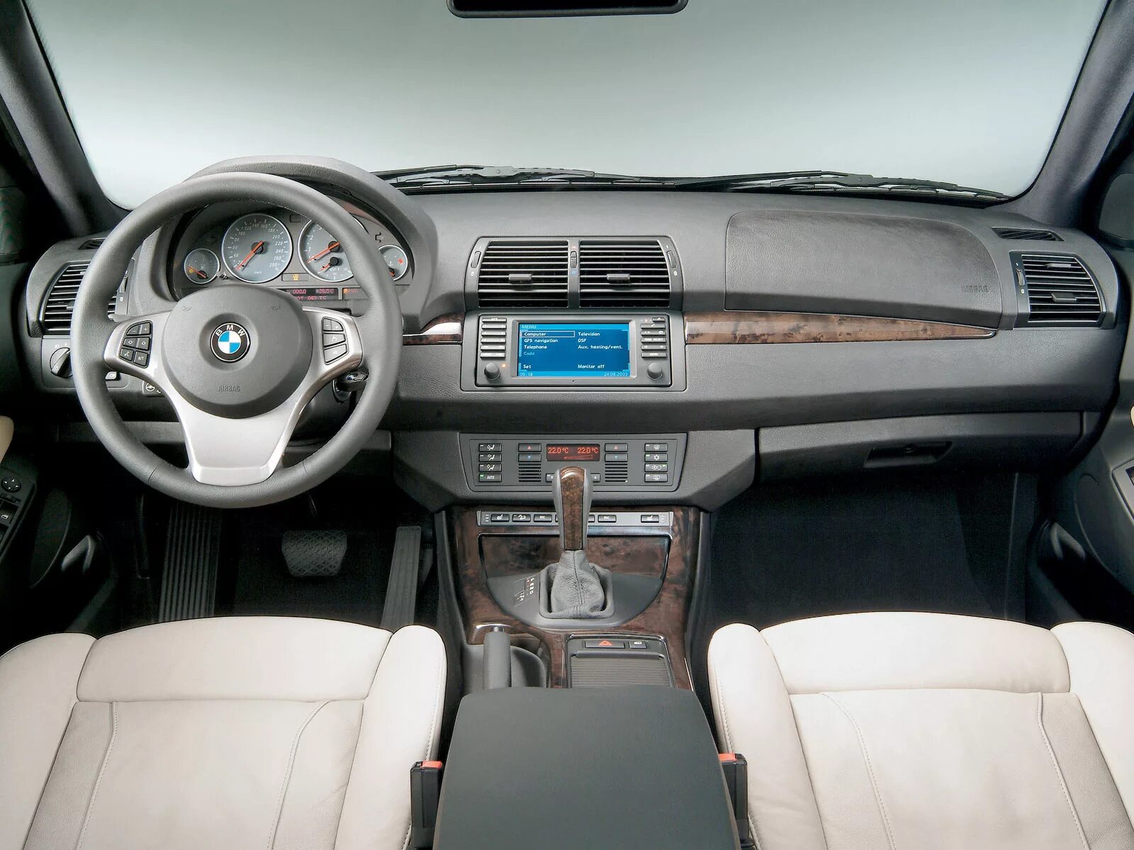 BMW x5 2007 салон. BMW x5 2006 салон. БМВ х5 е53 салон. БМВ джип х5 салон.