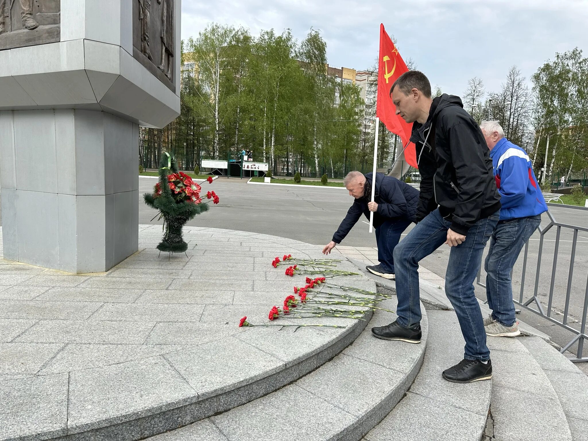 1 мая субботник. Месячник благоустройства. возложение цветом йошкар ола 23 февраля. коммунистический субботник. 1 мая кпрф.
