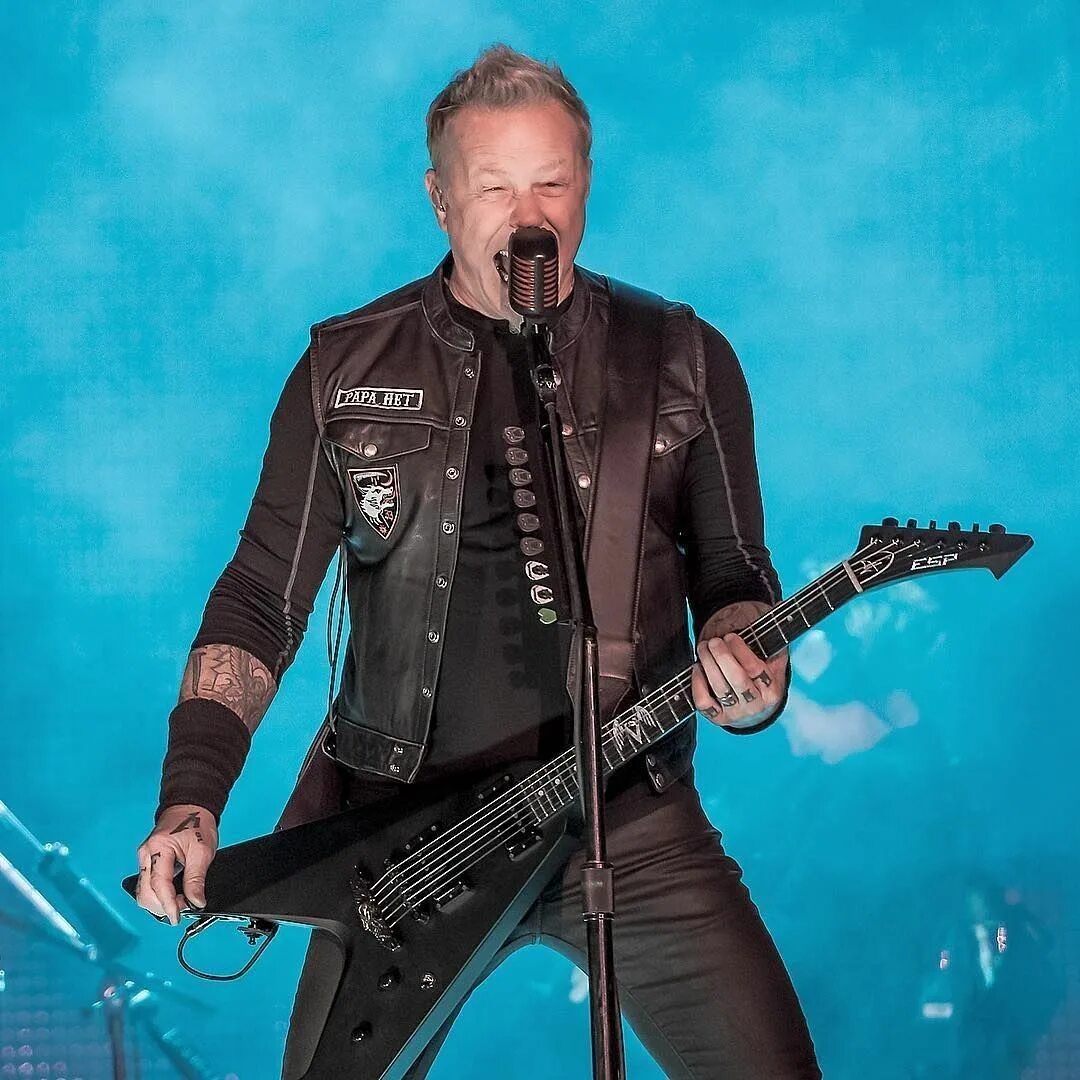 Гитара хэтфилда. Джеймс хэтфилд с гитарой. metallica гитара джеймс хэтфилд. james hetfield с гитарой. коллекция гитар джеймса хэтфилда.