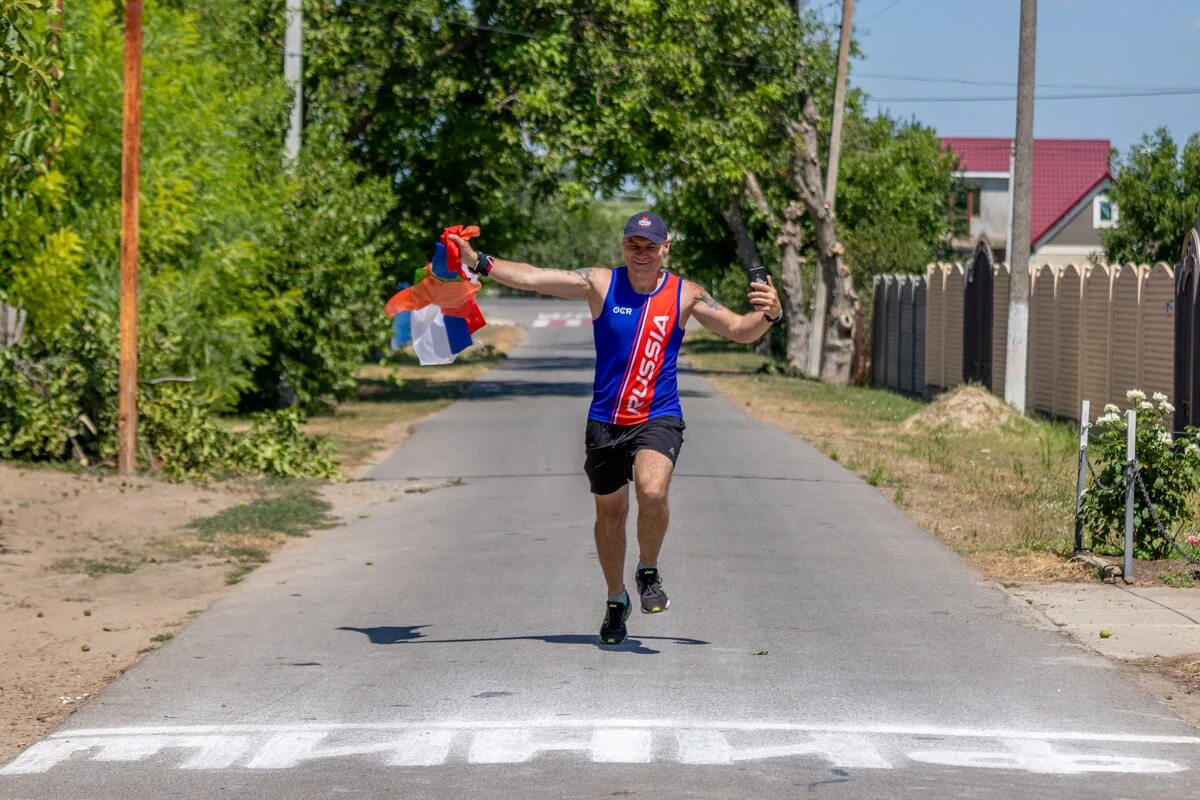 Сургут пробег ру. Спортсмен любитель. Два спортсмена решили посоревноваться и пробежать 44 км.