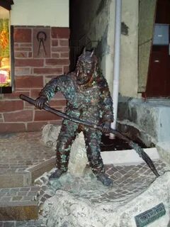 Памятник черта