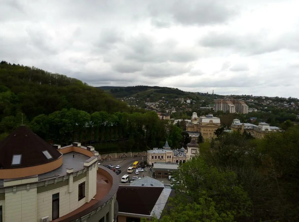 Отель старый замок кисловодск. Долина нарзанов кбр. Кисловодск крепость достопримечательности. Старый замок кисловодск. Старый замок кисловодск.