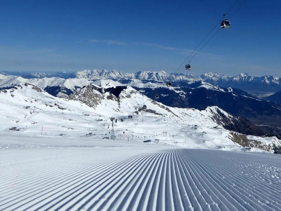 Капрун склон. Кицштайнхорн Альпы. Ледник Капрун Австрия. Austria Kitzsteinhorn Kaprun. See ski