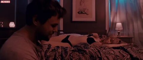 Christina Robinson nude pics.