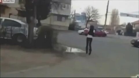 Видео ходит перед