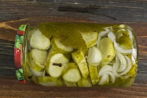Маринованные кружочки огурцов