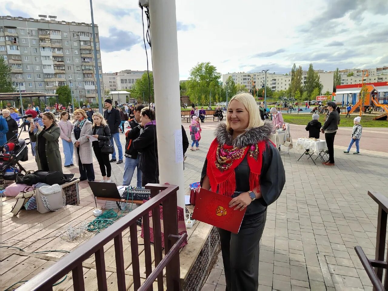 Концерты г октябрьский. Октябрьский рб парк звездный. Действующий хоровой коллектив в орске. Концерты г октябрьский. Концерт для детей.