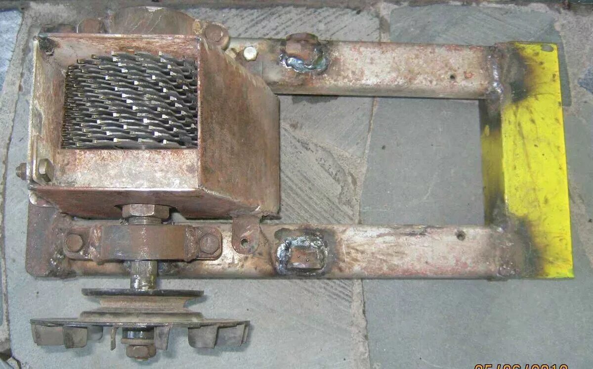 Шредер измельчитель древесины. Измельчитель веток, дробилка (режущий модуль до 60мм). Измельчитель веток щепорез шредер молоточки. Дробилка ,измельчитель ик-250бд. Измельчитель веток щепорезщ450.