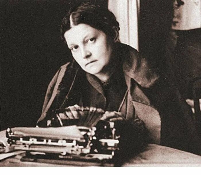 Ефросинья павловна бадыкина. Пришвин и лиорко. Жена пришвина ефросинья павловна. Пришвин с женой ефросиньей. Первая жена пришвина ефросинья.