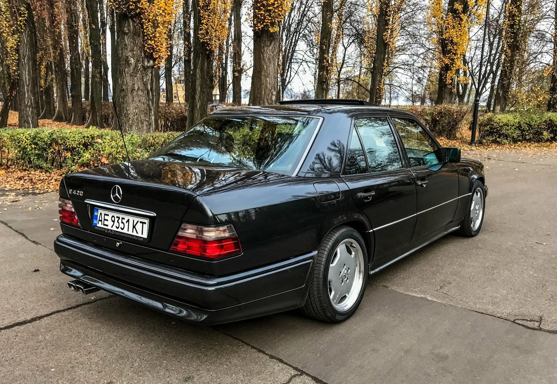 Купить мерс 124 авито. Мерседес Бенц 124. Мерседес Бенц w124. Mercedes 124. Мерседес е 124 кузов.