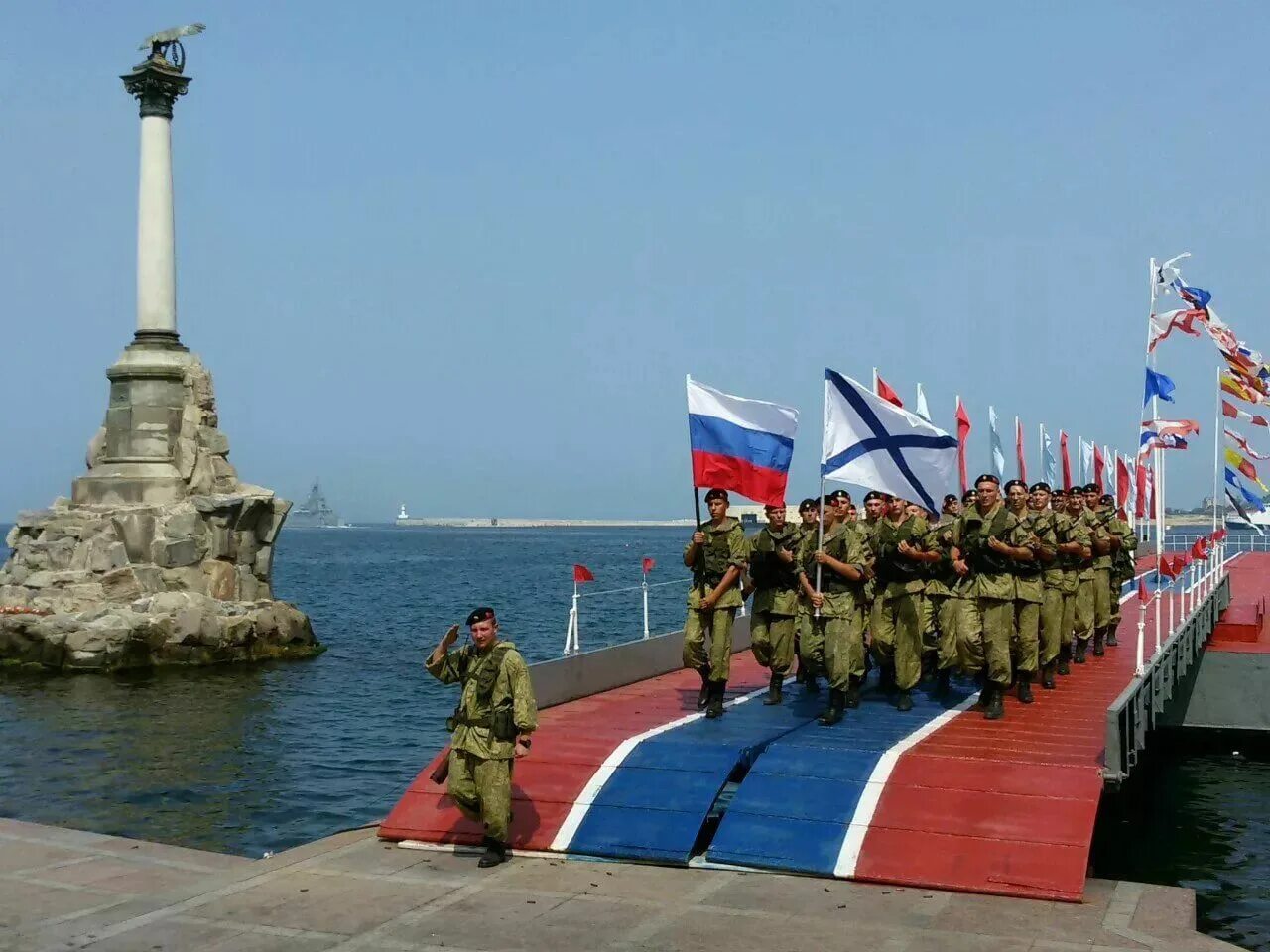 День русского крыма. Парад ЧФ РФ В Севастополе. Парад ВМФ В Севастополе. Севастополь морфлот армия. Севастополь Крым ВМФ России.