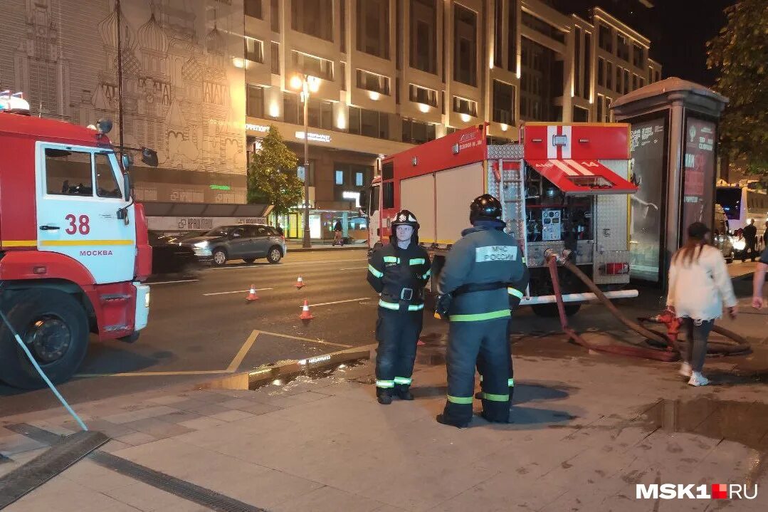 в москве горел дом сегодня. пожар на юго-востоке москвы. пожар в квартире. пожары в жилых домах. мчс жулебино.