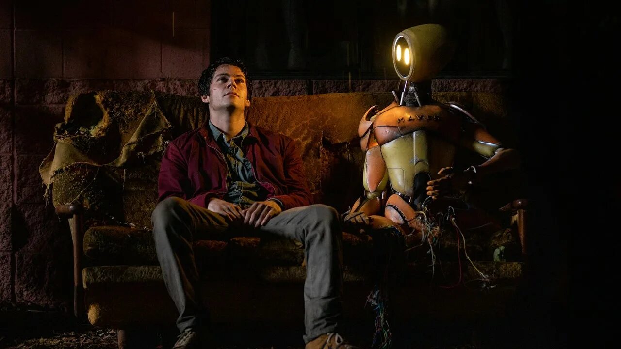 Любовь и монстры. Любовь и монстры 2020. Любовь и монстры на телефон. Любовь и монстры на телефон. Любовь и монстры 2020 россия.