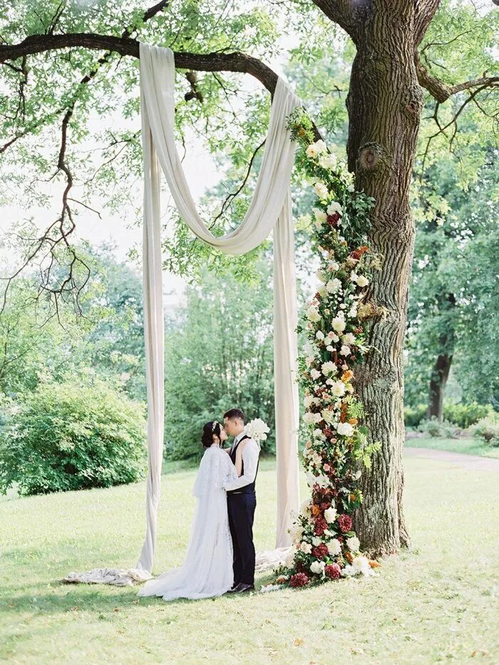 Цветочная арка на свадьбу. Арка для выездной церемонии. Свадебные арки для выездной. Арка для регистрации. Свадебные арки для выездной церемонии.