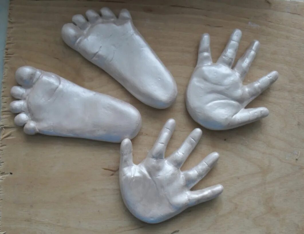формы из папье маше. руки из гипса мастер класс. рельефные панно из гипса. руки из гипса для семьи. поделки из гипса своими руками.