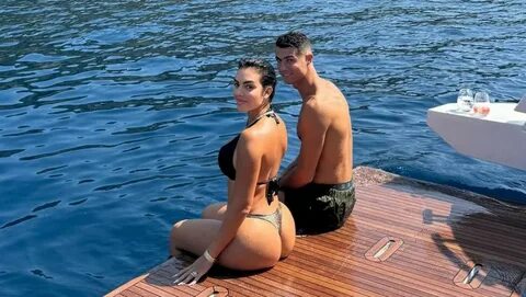 Роналду засняли за "интимом" с Джорджиной: фото.