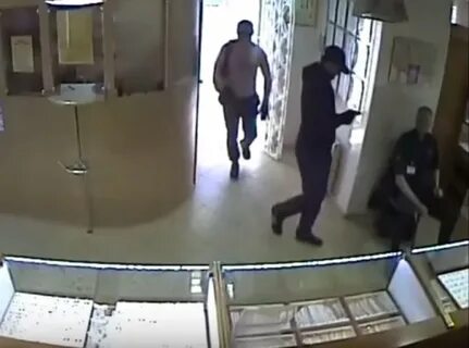 Делавшие замаскированный под грабеж обыск