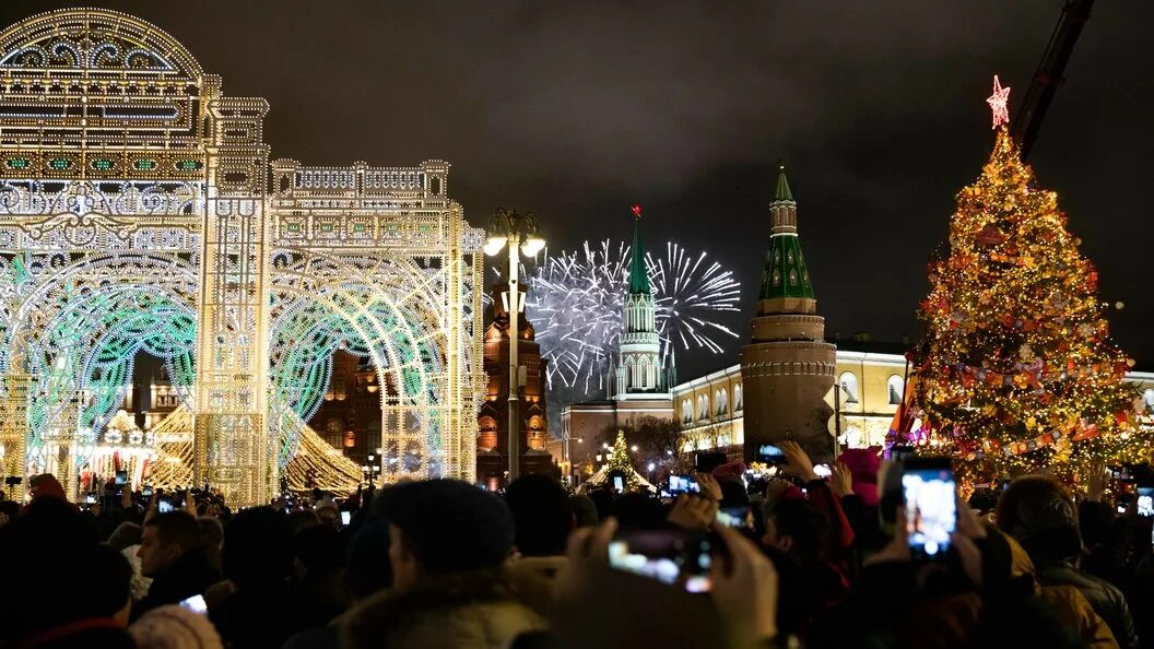 Гуляния Москва ЧМ. Гуляния в Москве картинки. В россии запретили новый год