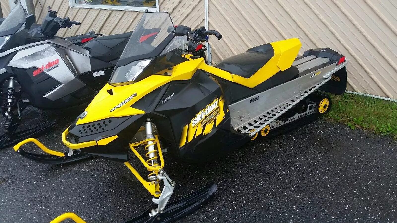 Ski Doo MXZ Renegade 800 r. Снегоход BRP Renegade 800. Снегоход Ski Doo MXZ x800r. BRP Ski Doo Renegade 800. Brp ski doo tec