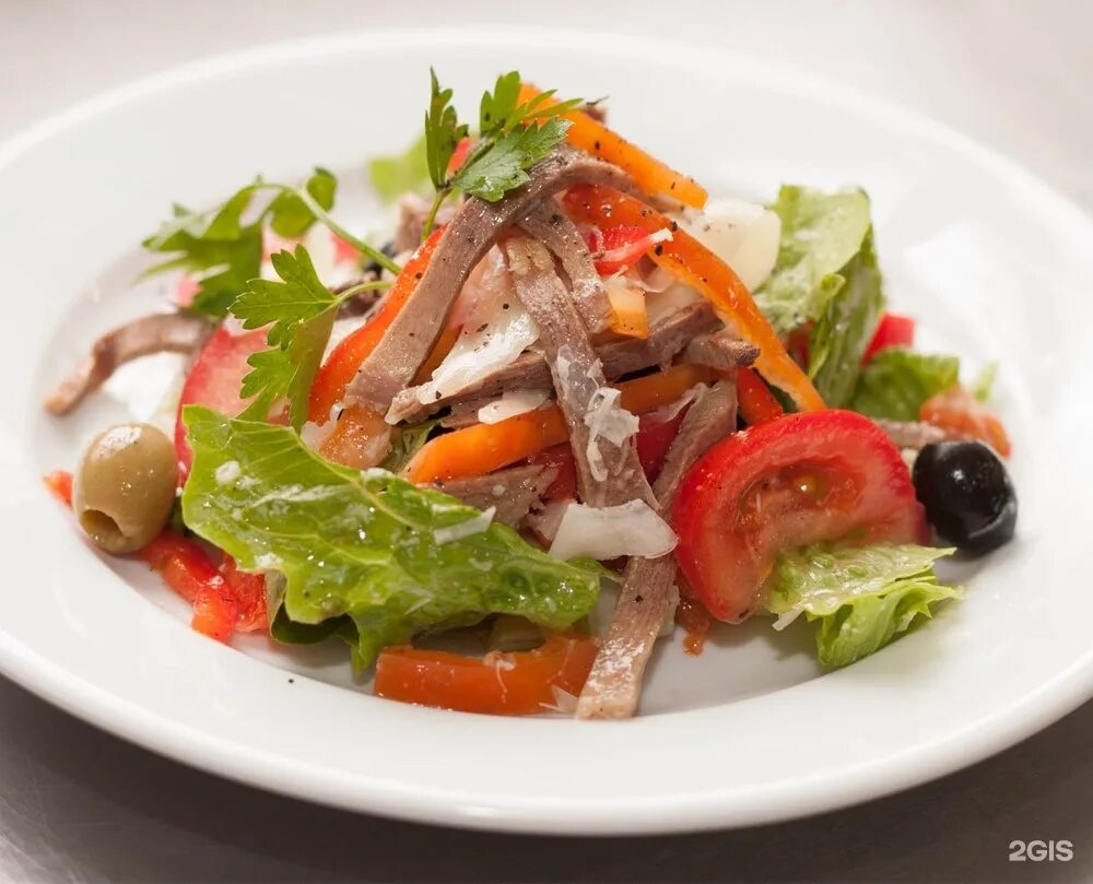 салат с языком. салат с языком. вкусные салаты с языков. салат с языком. салат с языком говяжьим.