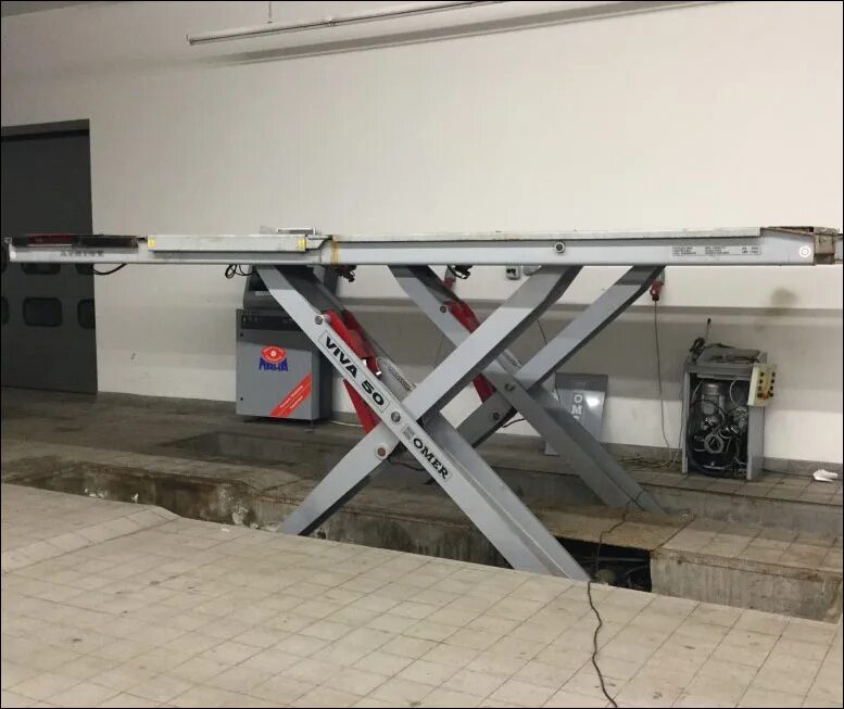 подъемник ножничный 2,5т, портативный, мобильный 220в. подъемник для гаража бу. подъемник для гаража бу. подъемник 4-х стоечный пп-20. двухстоечный подъемник в гараже.